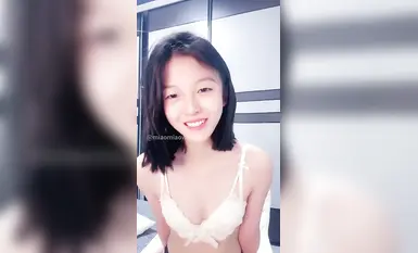 新人アンカーの超ピンク校長美人アンカーのユアンユアン舌スタッドフェラは、海に入ったばかりでトイレに跪いて犯され、小道具トレーニング、胸押し、舌スタッド小口セクシーフェラ、様々な体位爆発（34）