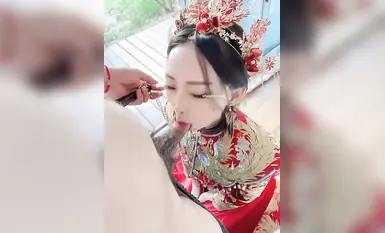 [음란한 결혼식 비치 신부] 결혼식 당일, 전 남자친구가 웨딩드레스를 찢고 하얀 웨딩드레스를 입고 다른 사람들에게 음란하게 봉사했습니다. 다른 사람에게 침해를 받으면 그녀가 성스러운 웨딩드레스를 입었을 때의 모습을 떠올리게 될 것입니다(2)