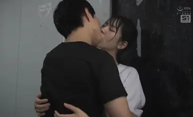 SONE-689棒球隊員跟美乳美少女經理被突如其來的暴雨困住回不去，只能在社團教室獨處… 看著她濕透的身體，我那青春期的雞雞硬起來，讓她溫柔地幫忙射精好多次 淺野心