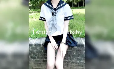 tuzaibabyのセーラー服が露出